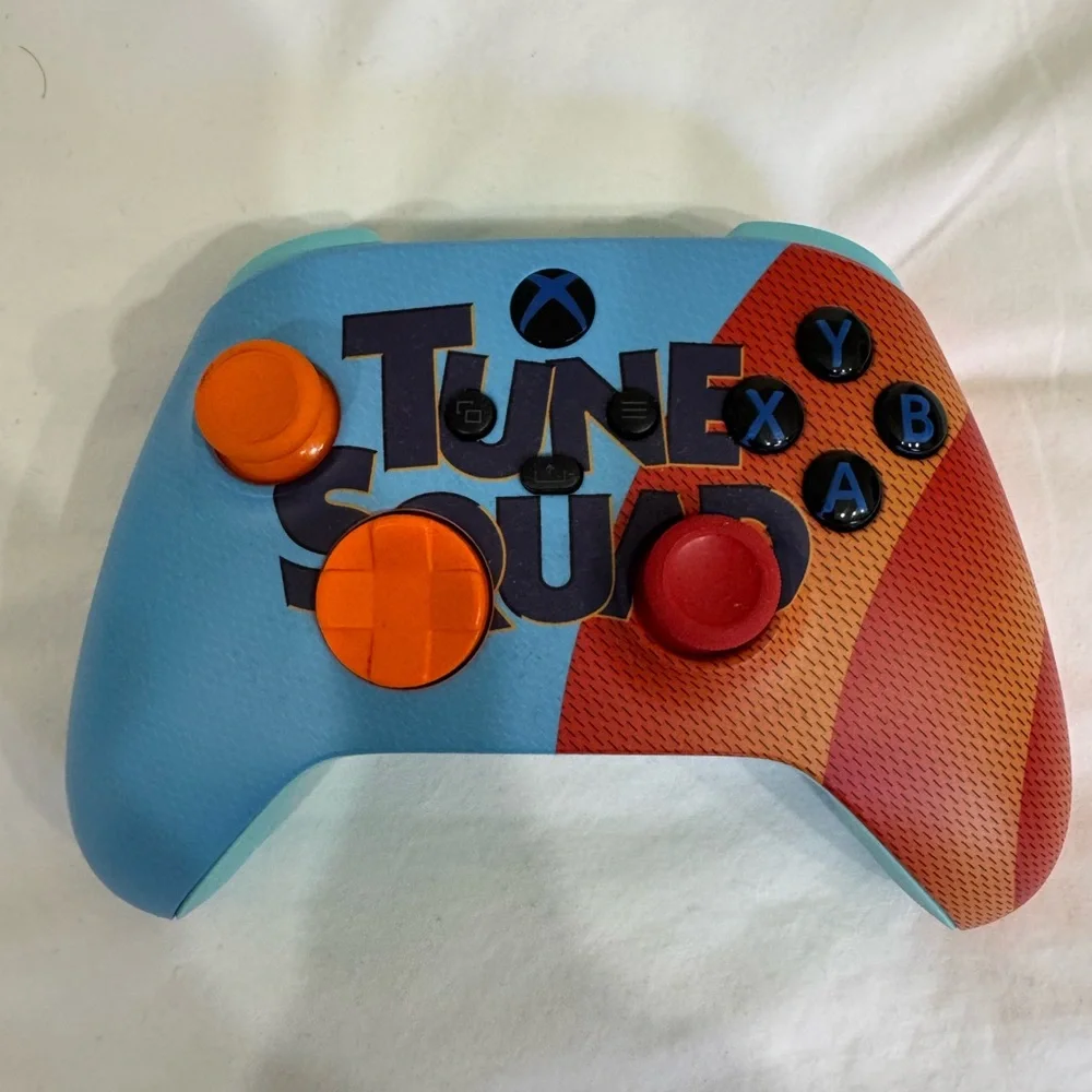 Tune Squad Gaming Controller - Orange and Blue